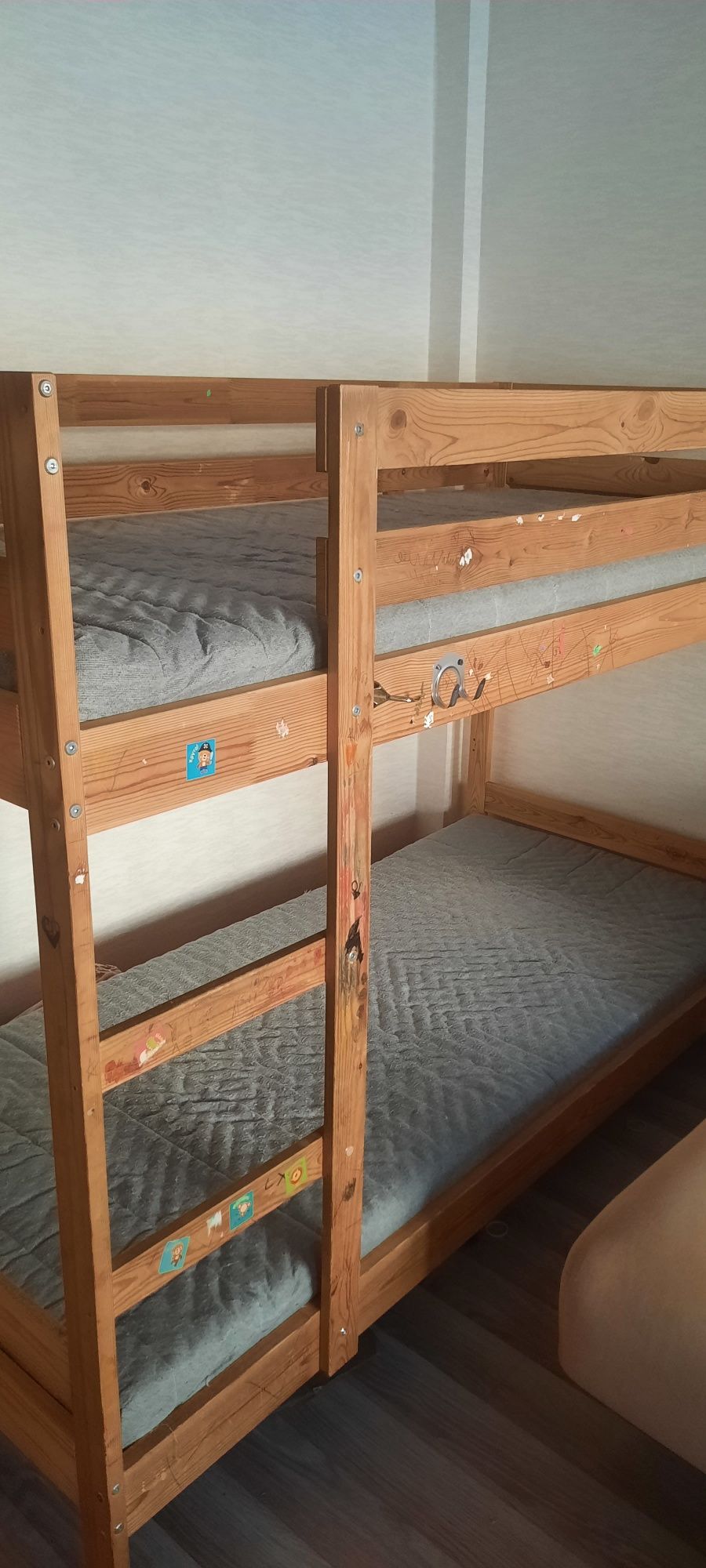 Продам детскую двухэтажную кровать 200/97