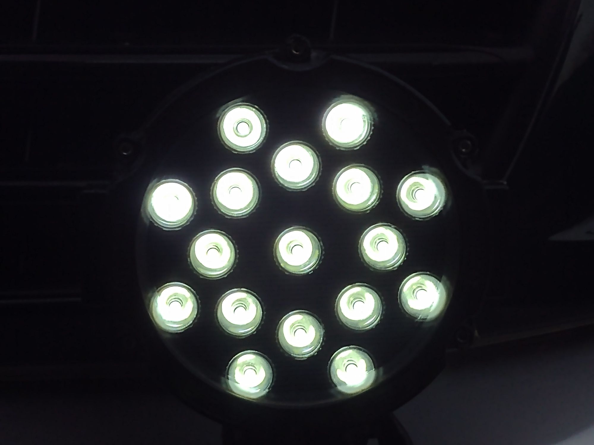 Vând proiectoare auto led offroad extreme