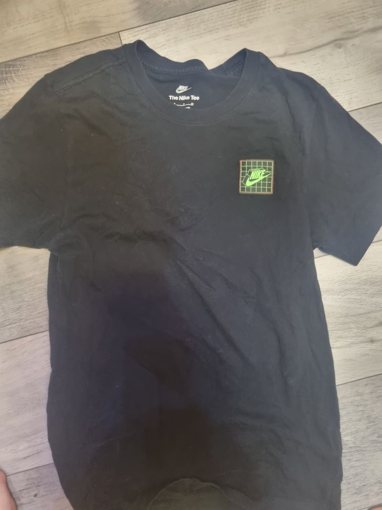 Vând tricou nike bărbați