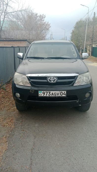 Автомобиль Тоyota Fortuner