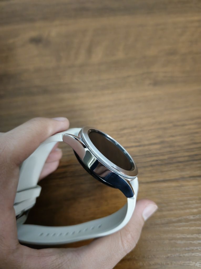 Samsung Galaxy Watch 4 Classic 42mm White