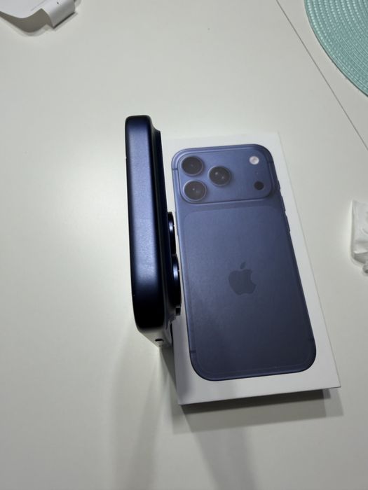 Iphone 17 PRO Deep Blue 256 GB