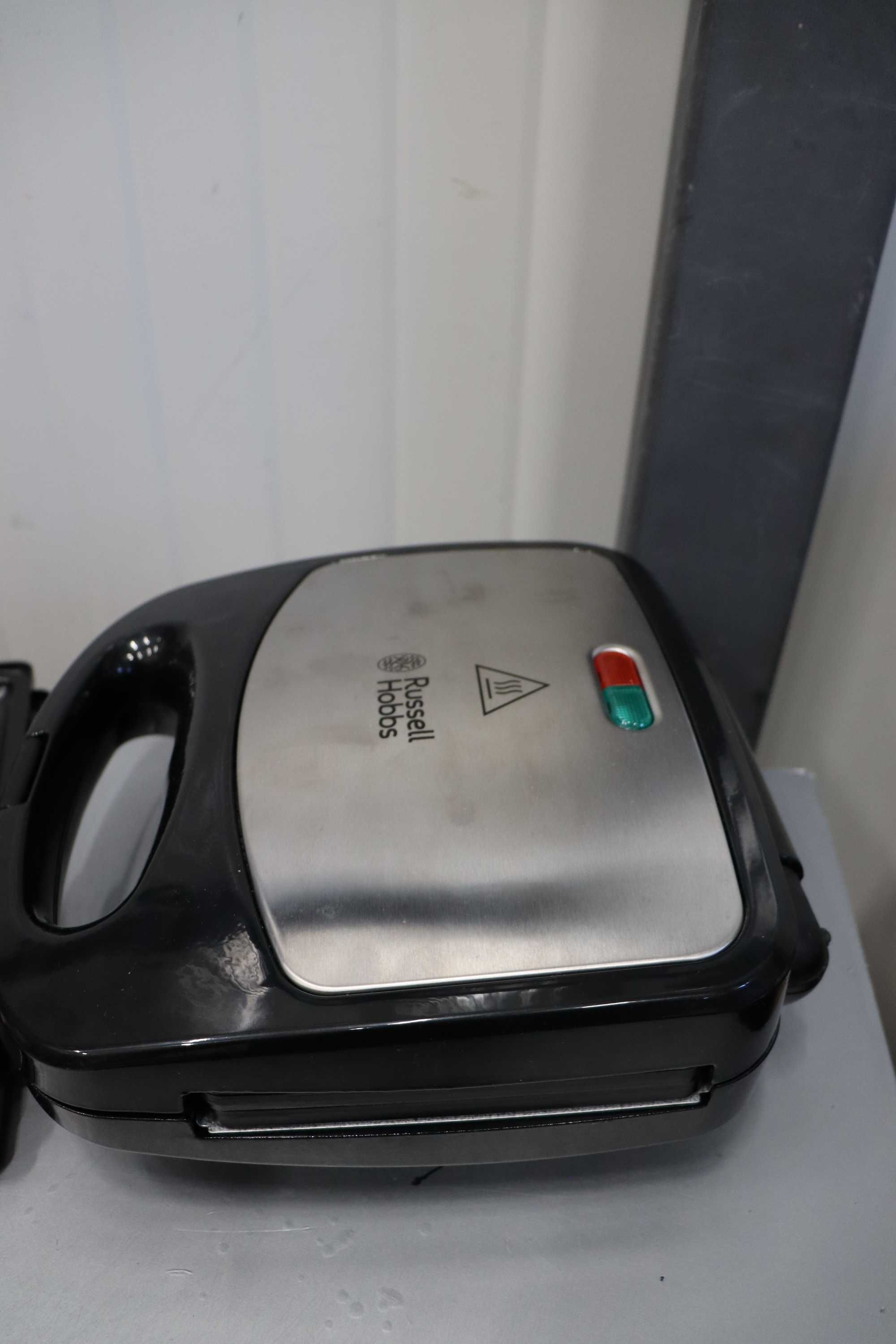 Многофункционален Тостер Russell Hobbs Fiesta 24540-56 3-в-1, 750W