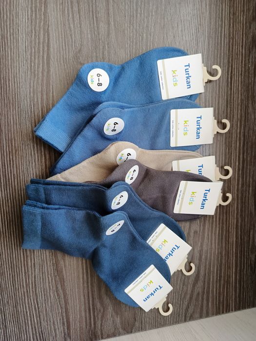 Продам 6 пар носков на 3-5 лет!!