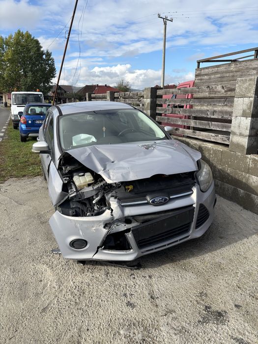 Dezmembrez Ford Focus 1.6 TDCI 77kw diesel 2014