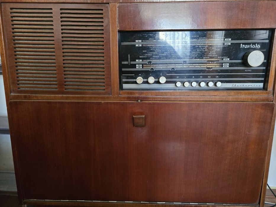 Vand radio cu pick-up