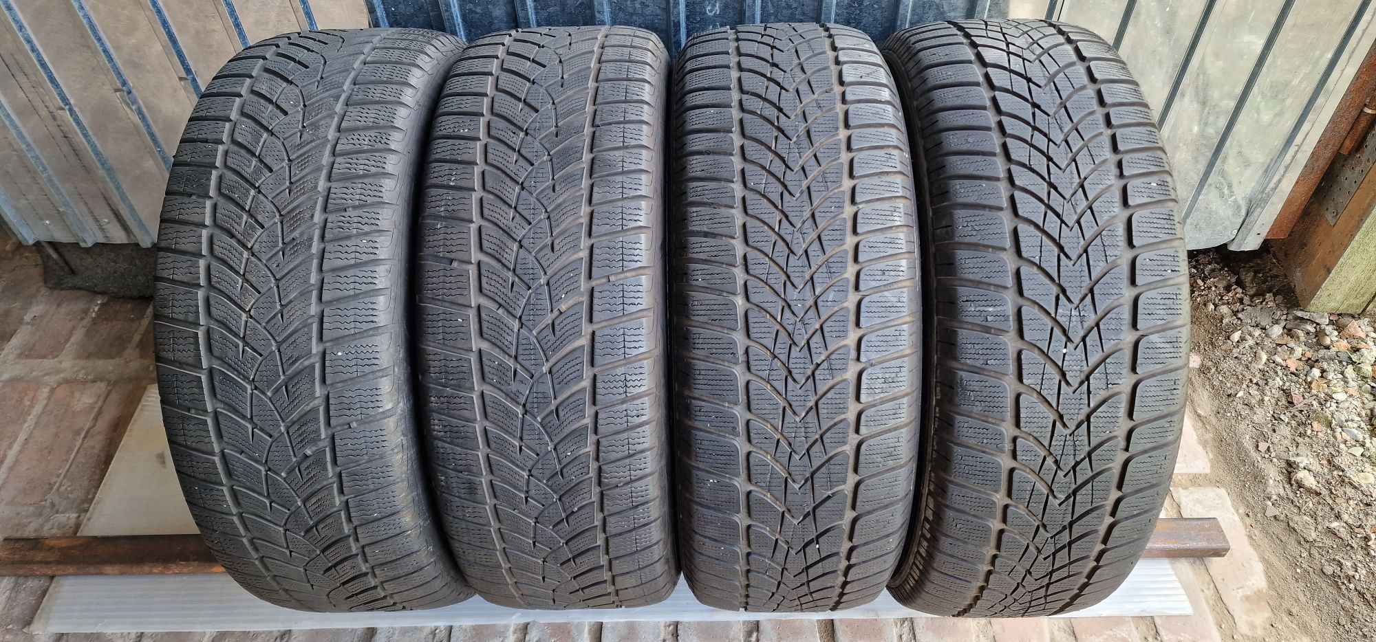 225/55 R18 - 4 anvelope - GoodYear / Dunlop - M+S - iarna - DOT: 2020!