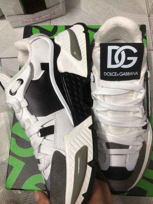 Vand 2 perechi adidasi DG - Noi