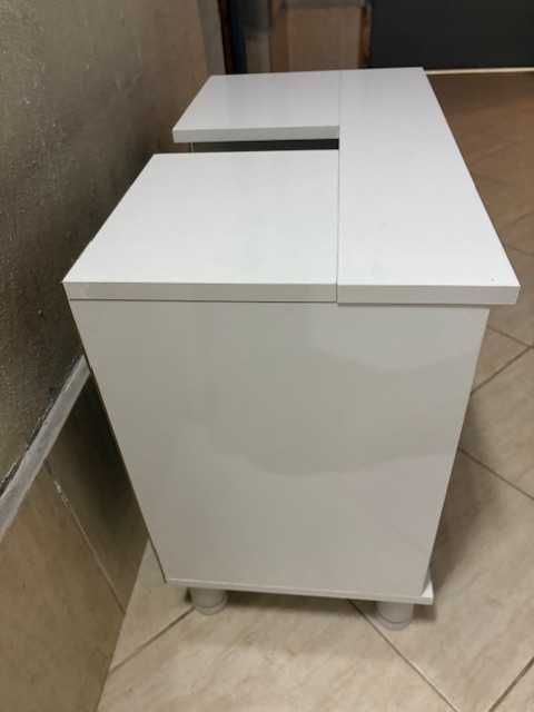 Нов ПВЦ щкаф за баня