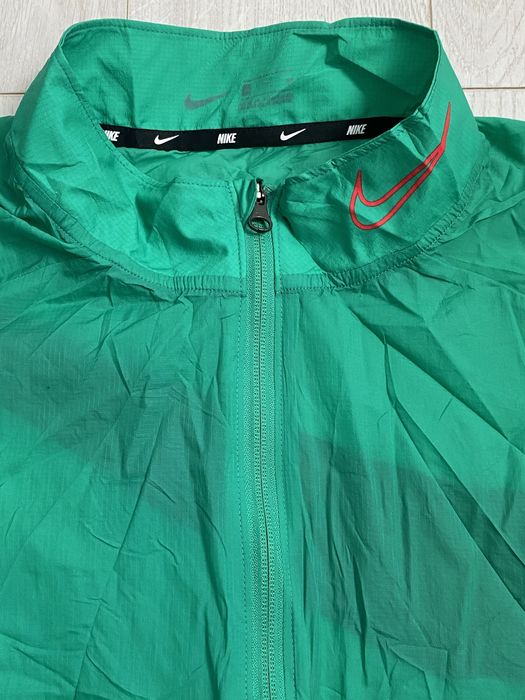 Geacă foarte subțire de vânt bărbați Nike, XL