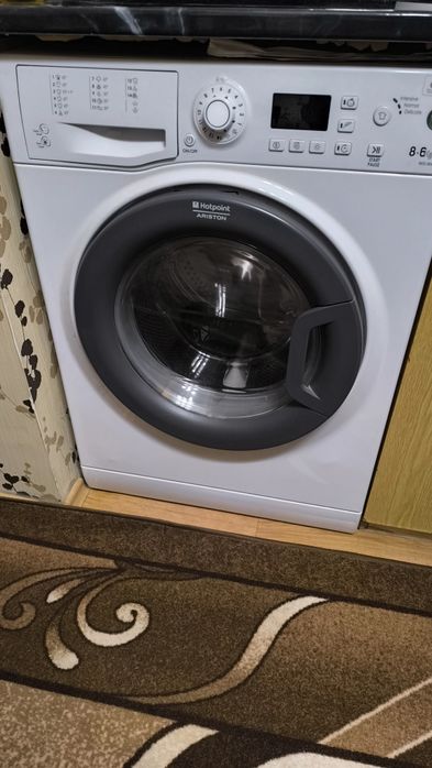 пералня със сушилня комбинирана Hotpoint Ariston с шум в лагера