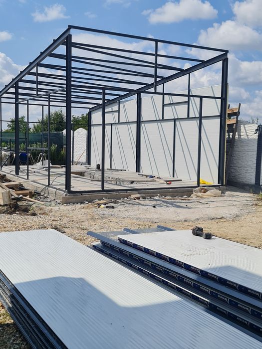 Vand structuri și hale metalice. Doar 40 euro mp 
Avem pe stoc diferit