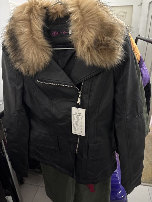 Кожено дамско яке с яка