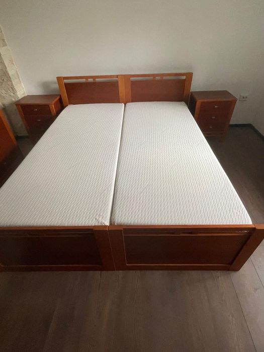 Vand pat din lemn de cires