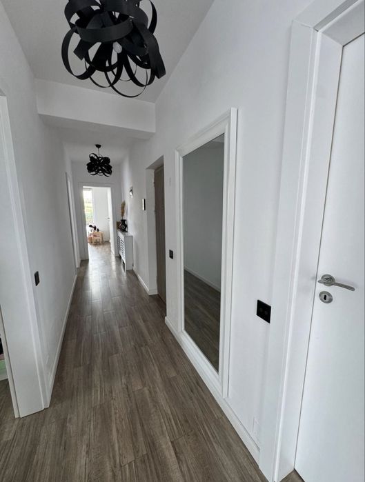 Apartament retras 3 camere vanzare