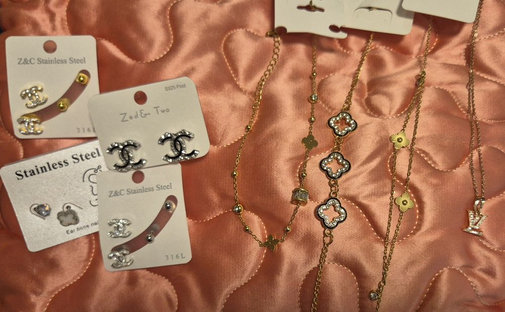 Нови обеци, гривни и колие, бижута от стомана