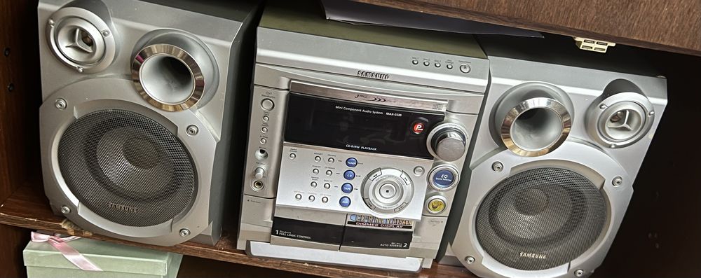 Продам музыкальный центр на запчасти