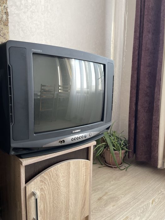 Отдам даром телевизор