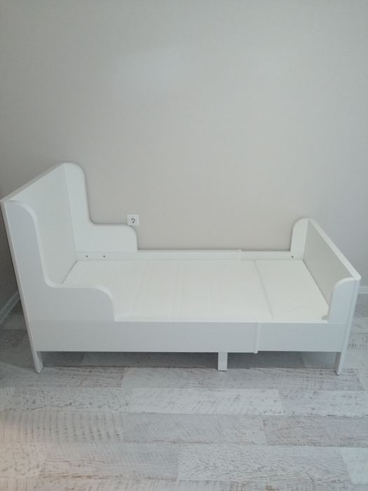 2 броя BUSUNGE разтегателно легло+подходящи матраци от Икеа
разтегател
