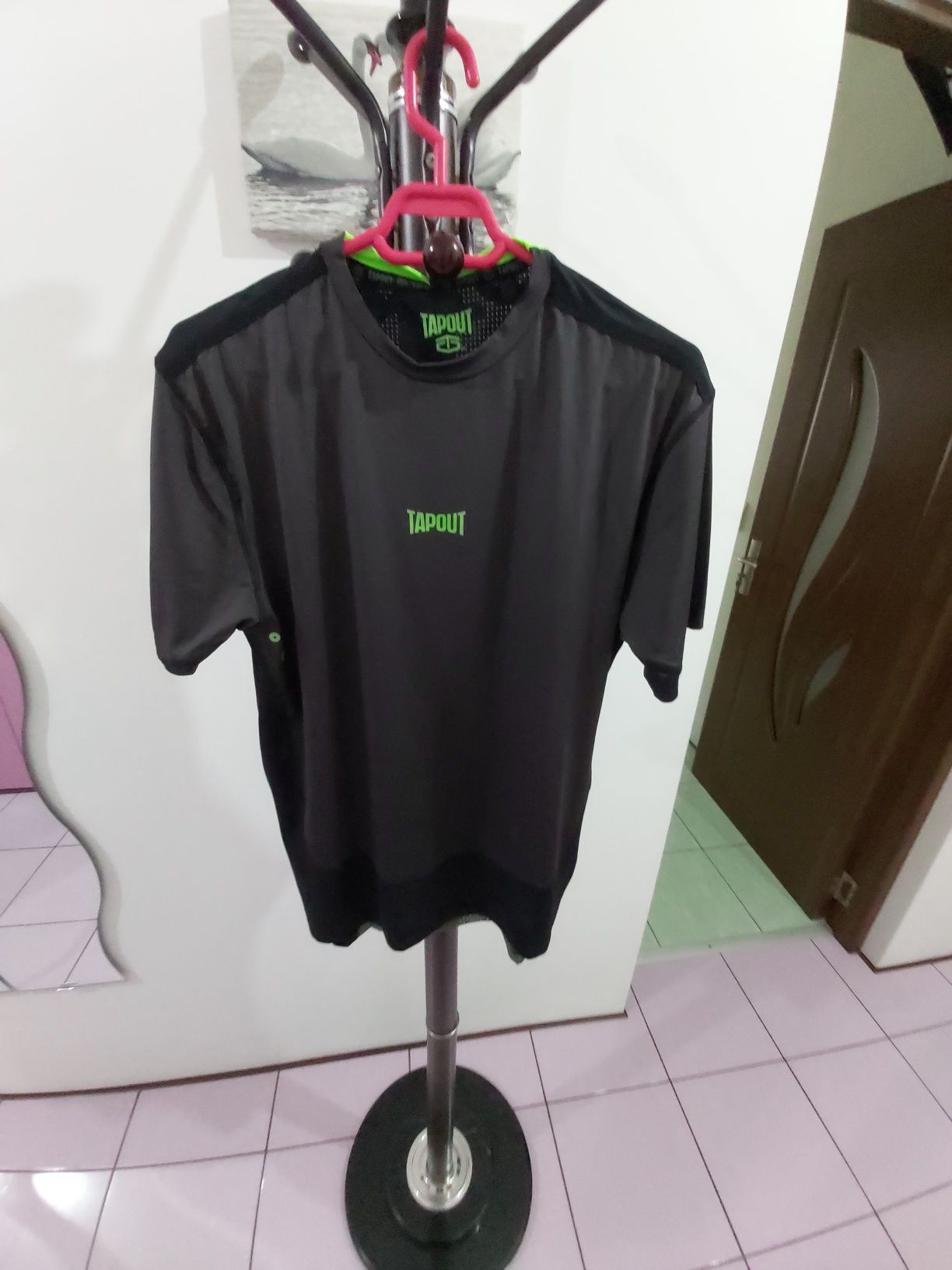 Tricou sport bărbătesc, marca Tapout, mărimea M