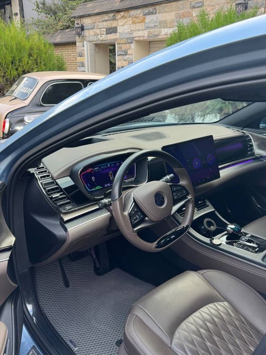 BYD Han 2023 zapas hod 715km