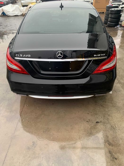 Dezmembrez mercedes CLS w218 FACELIFT cls250 pachet AMG/far cls w218/