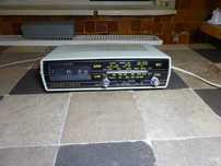 Aparat radio cu ceas vintage Loewe Opta sweet clock u102