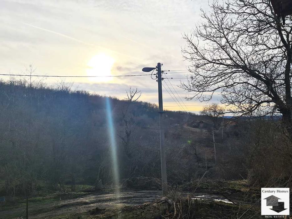 175093 Две съседни къщи в с. Младен, 40 км. от Велико Търново