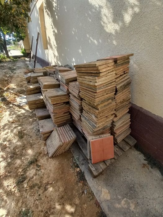 Burchatka sotiladi.
