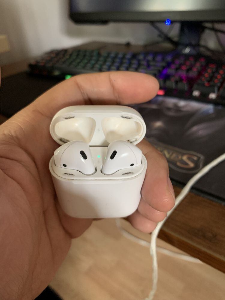 Продам Airpods 2