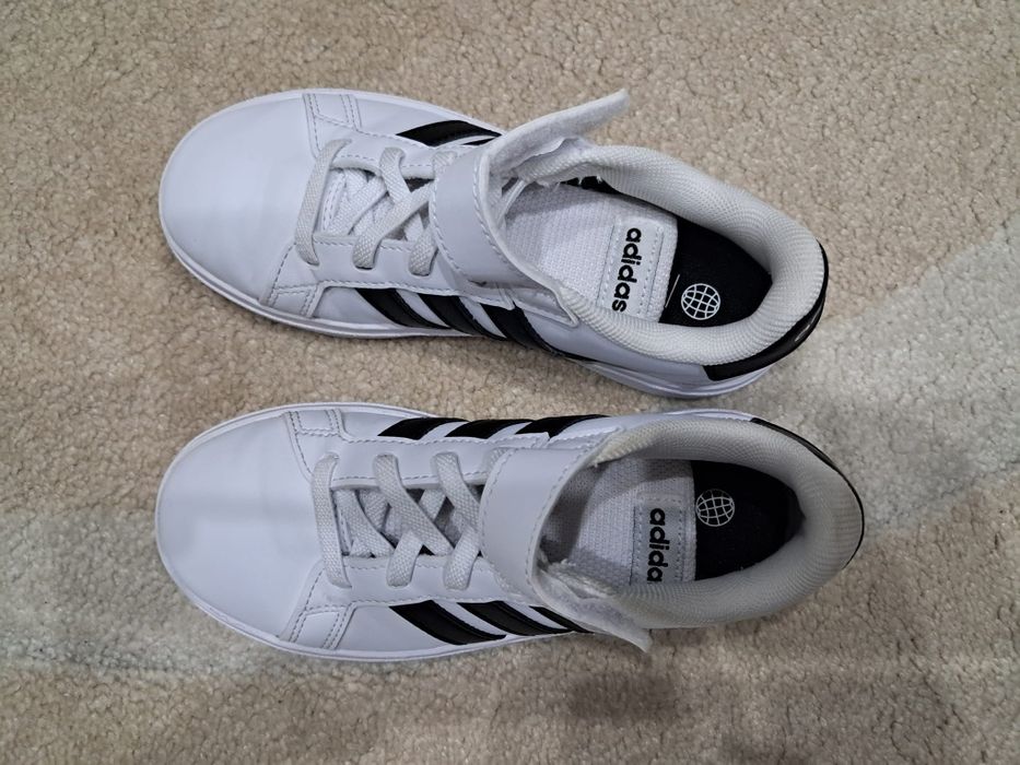 Vând adidasi originali copii ADIDAS Noi