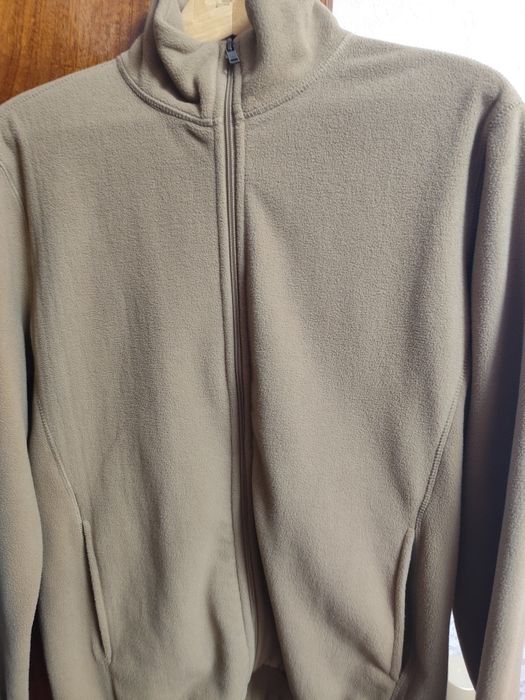 Флисовая бежевая куртка