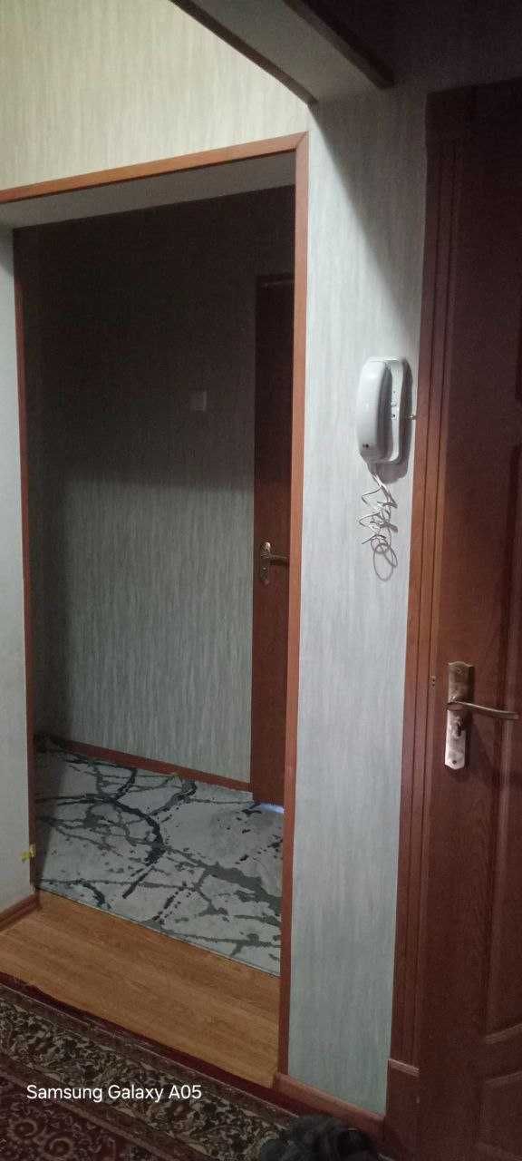 3/3/9 Xonali uy Sotiladi Markaz 2 oloy bozori 17 maktab