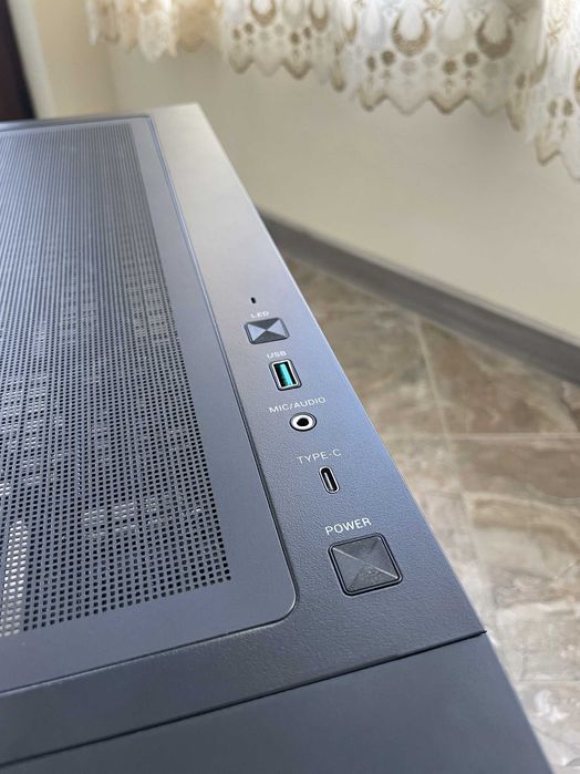 Компютърна кутия DeepCool CH560 Digital (Mid-Tower, черен, ATX)