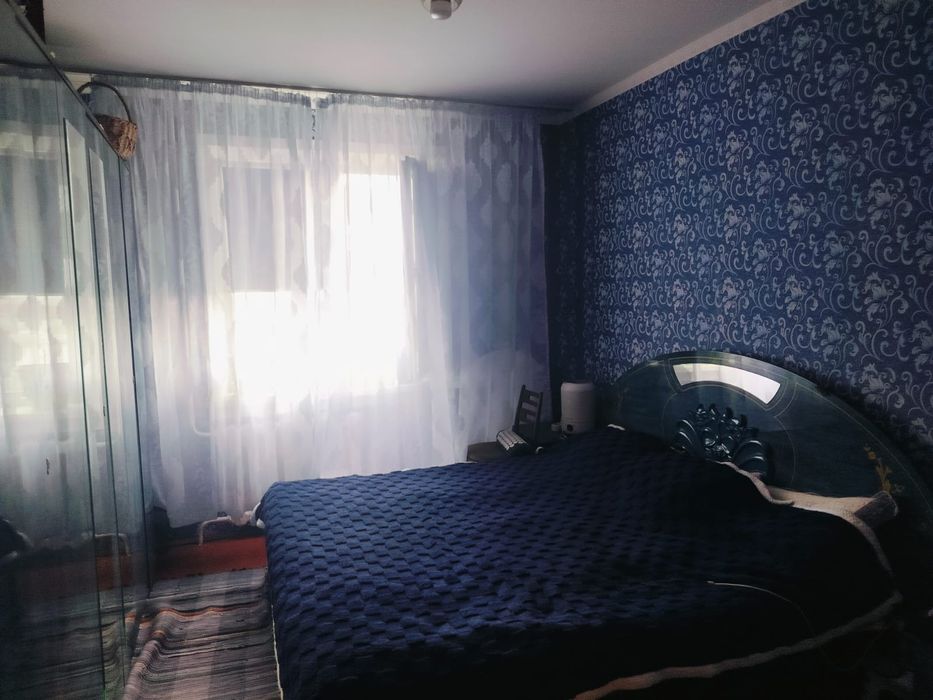 Отдам за фрукты или что-то другое 1 кровать220*180,2 полка угловая раз