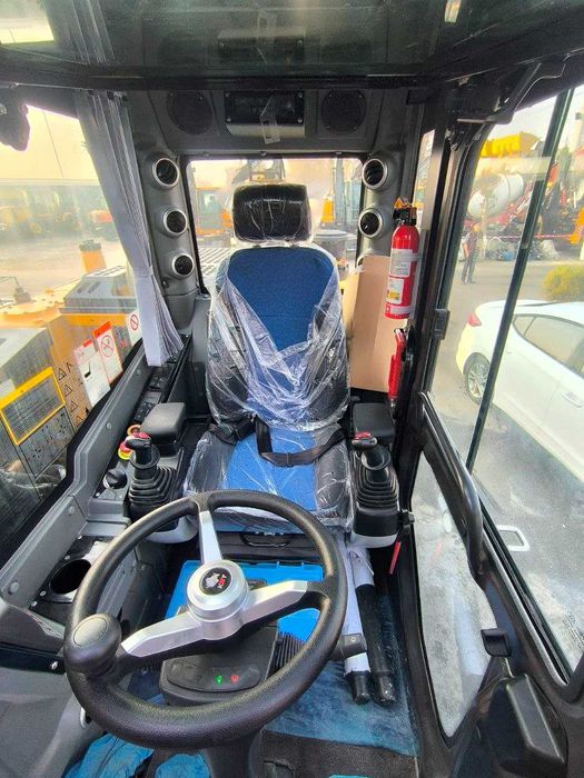 Колесный экскаватор VIAMAR XN-75L  (двигатель Yanmar)