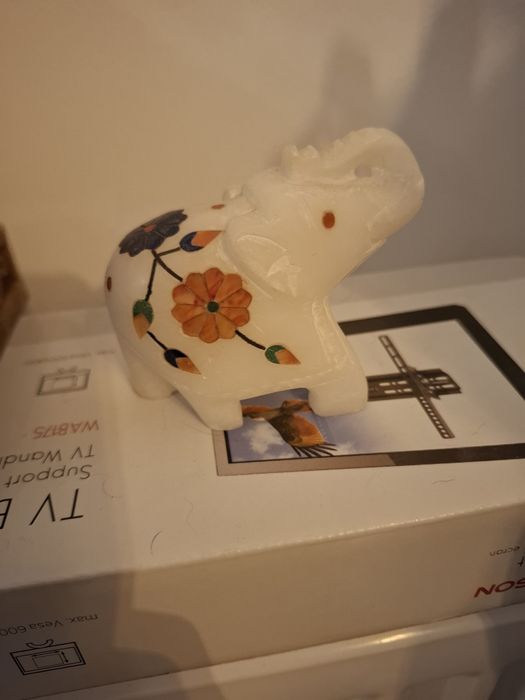 Elefantel din marmura