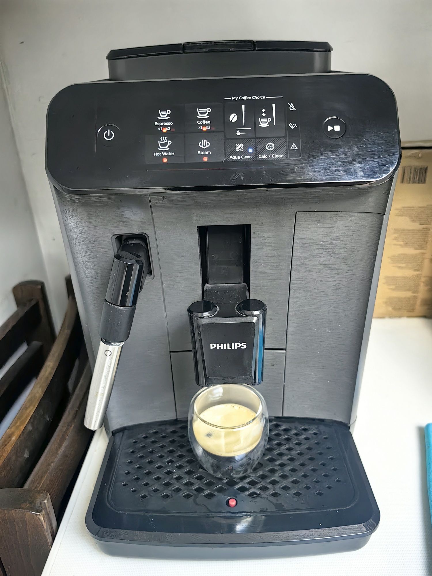 Продавам Кафеавтомат Philips EP0824/00 Series 800 с гаранция
