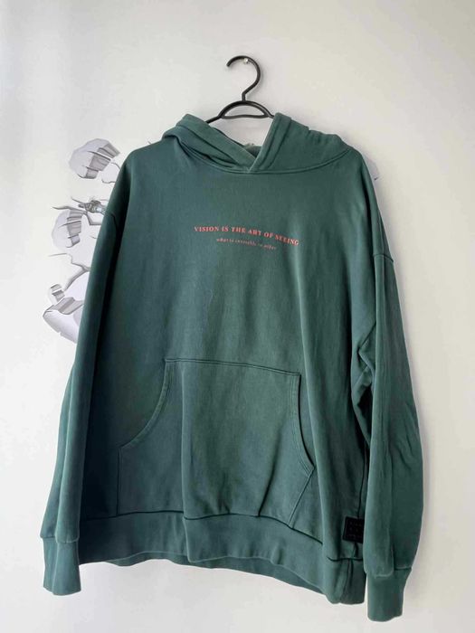 Hanorac verde cu imprimeu pe spate