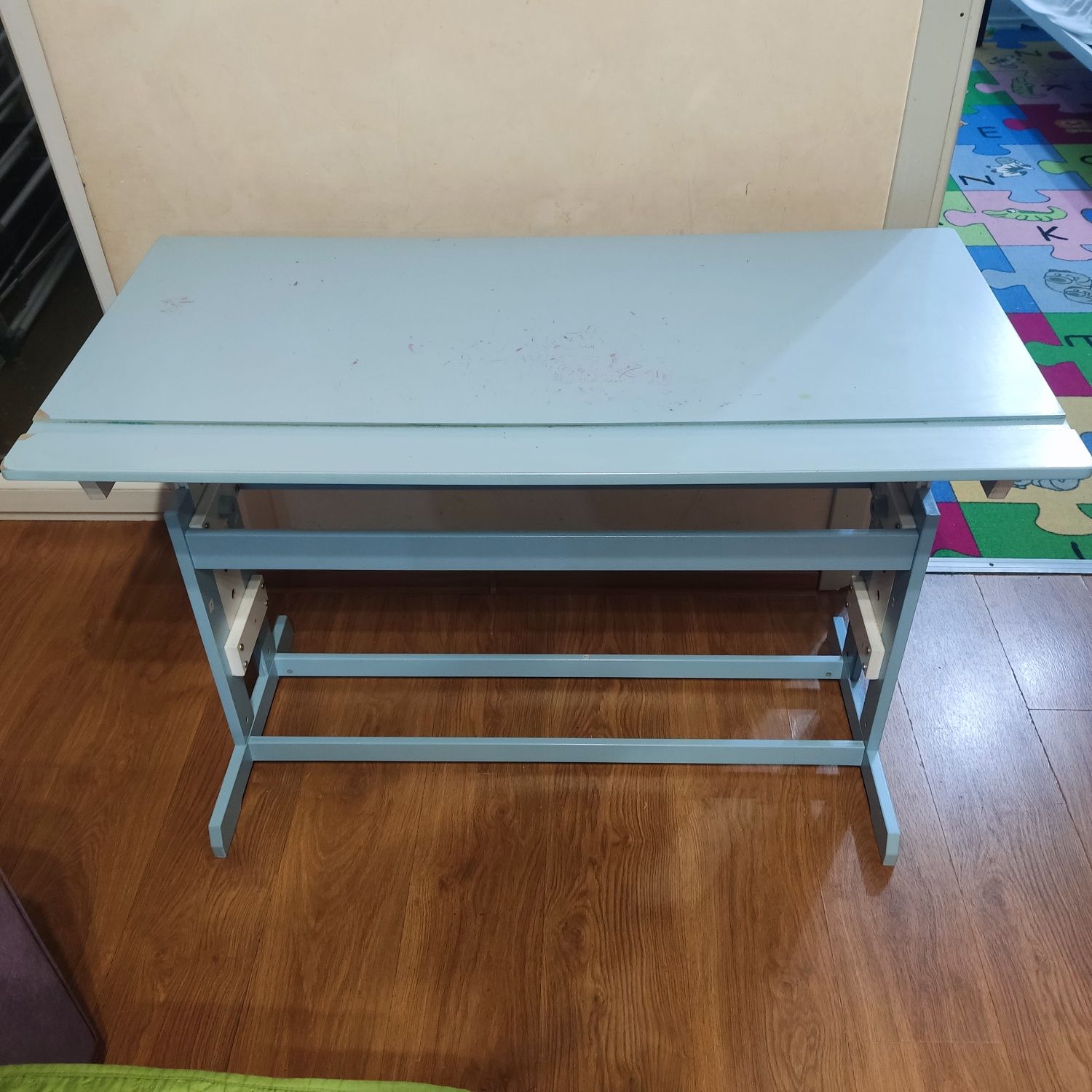 Vând doua birouri de copii.Pret pt ambele..Se vând doar împreună