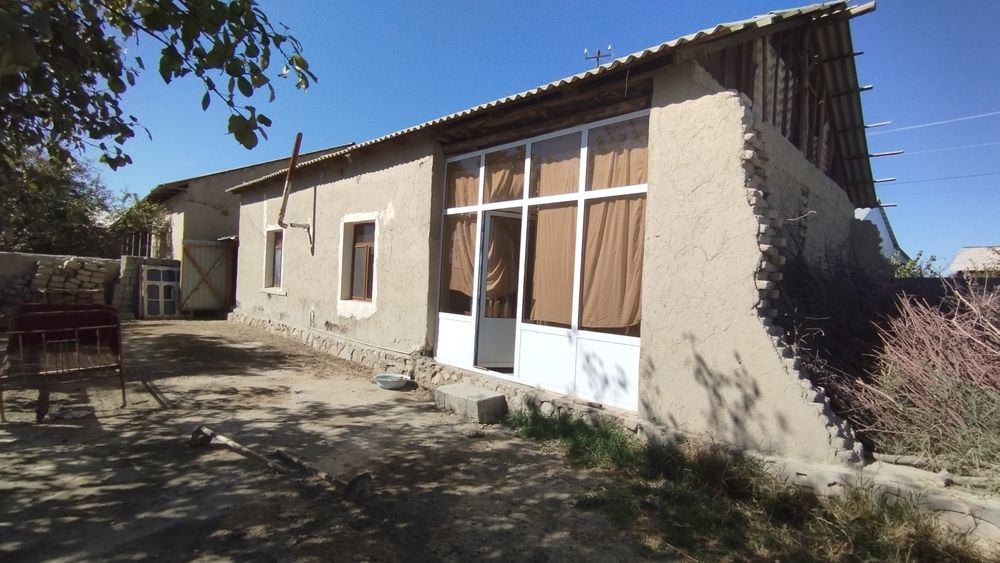 Uy sotiladi 15 sotok