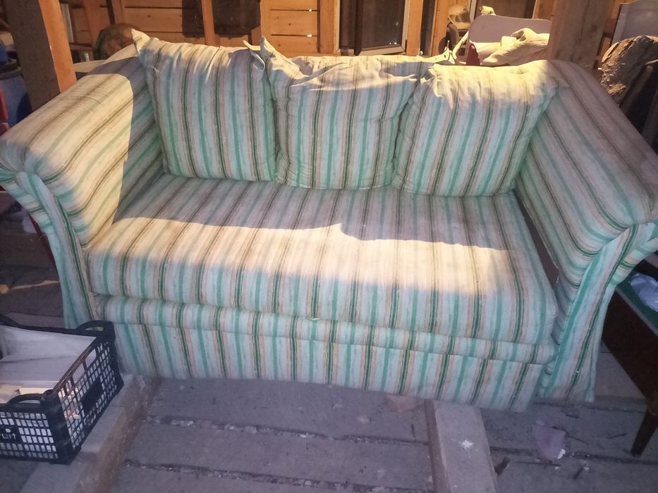 Vând Canapea tip pat