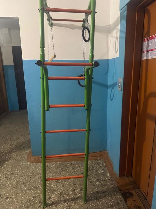 Продам спортивный уголок