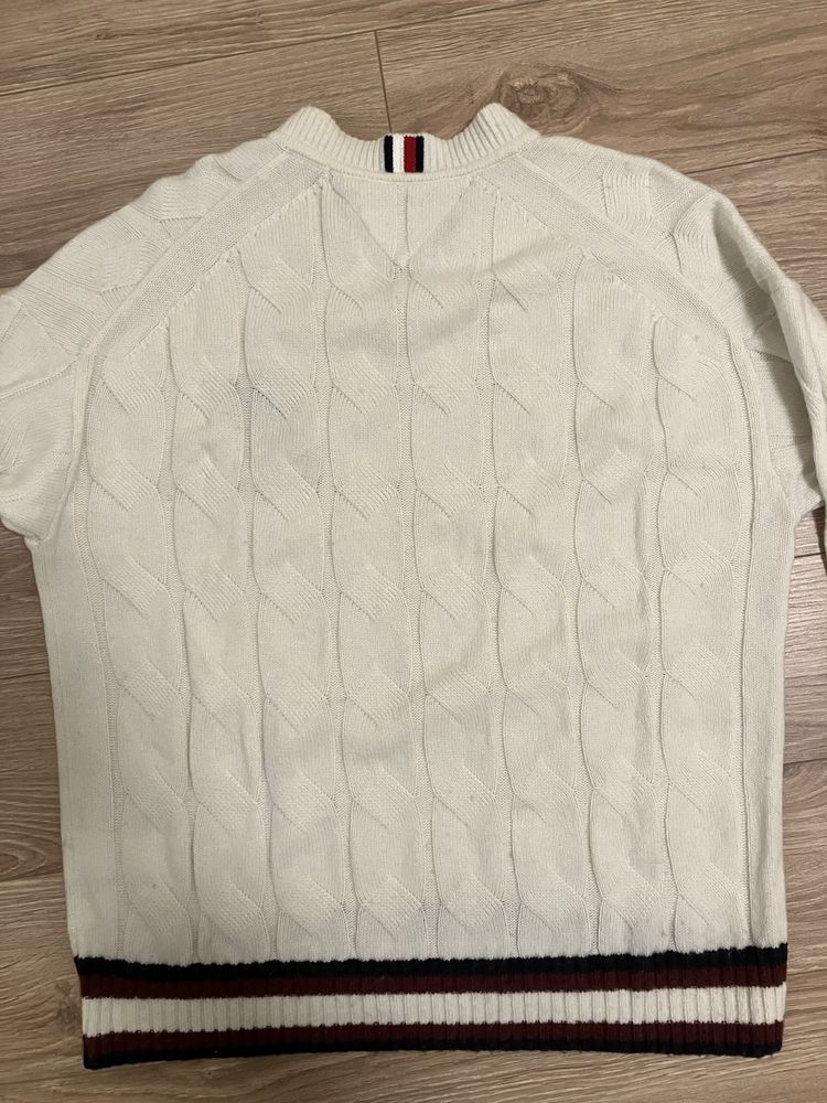 Вълнен пуловер Tommy Hilfiger