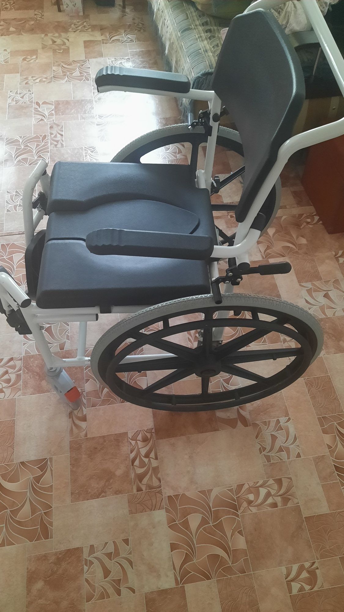 Продам коляску инвалидная