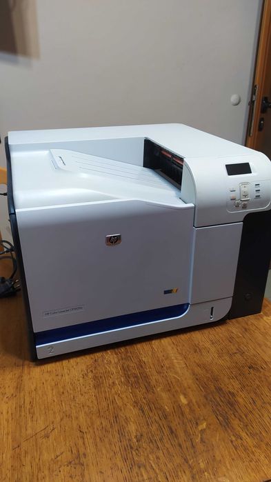 цветен лазерен принтер HP CP3525n