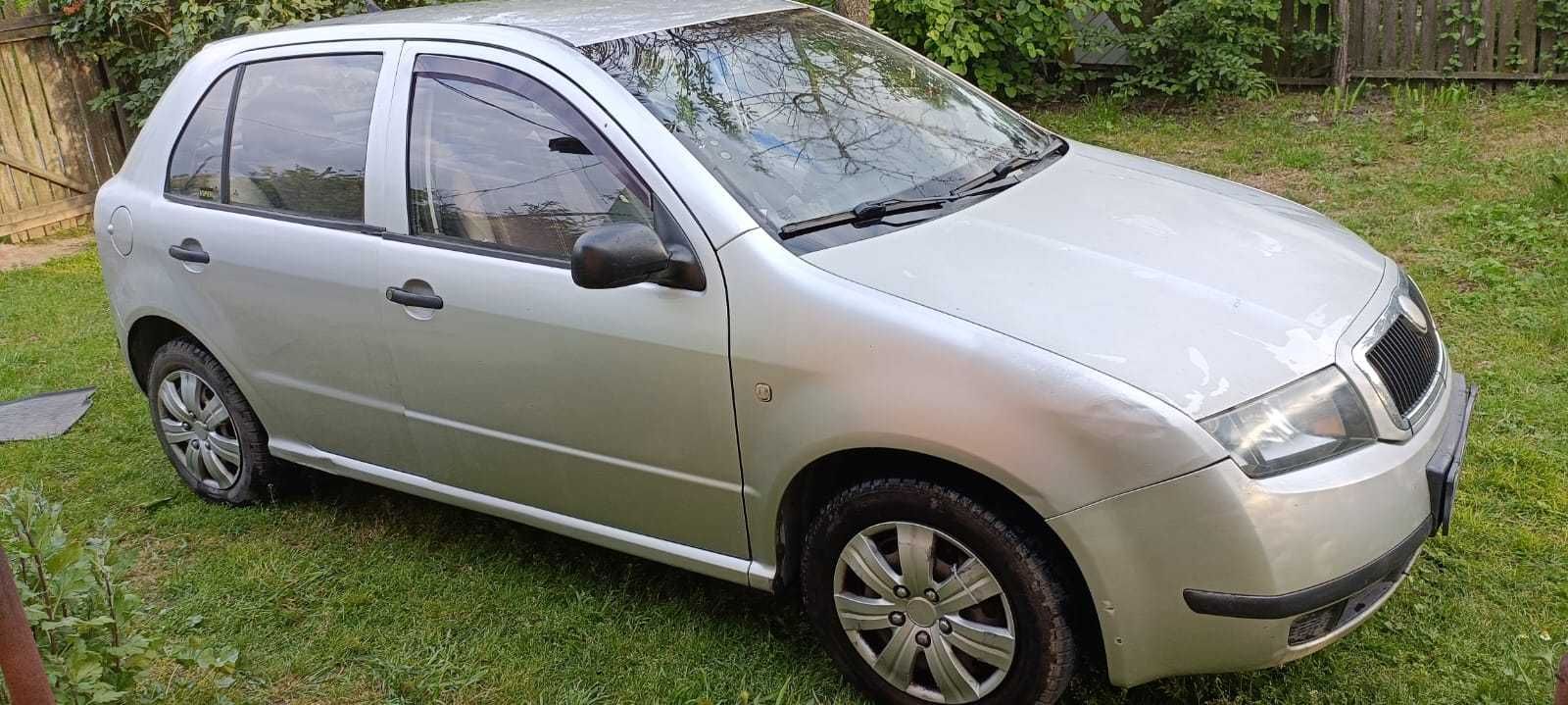 Vand Skoda Fabia hatchback an 2003, motor 1,2 benzina, 64 cai