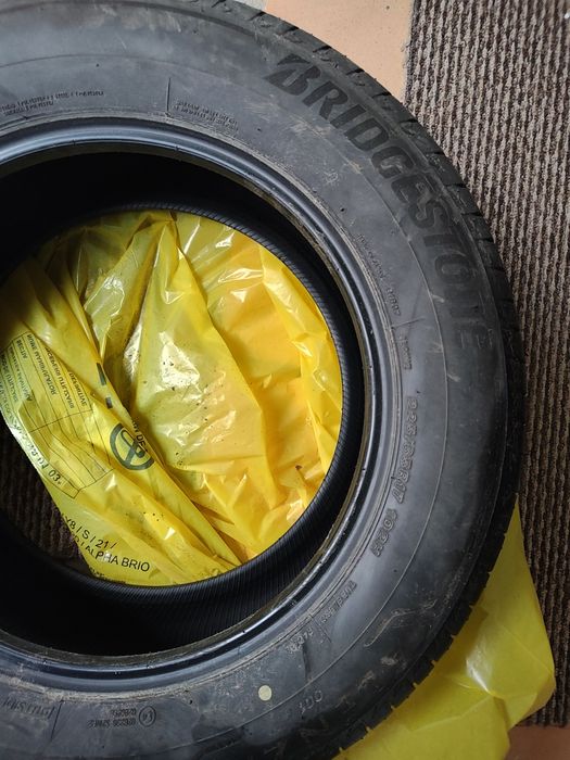Vând anvelope vara noi Bridgestone Alenza 225/65/17