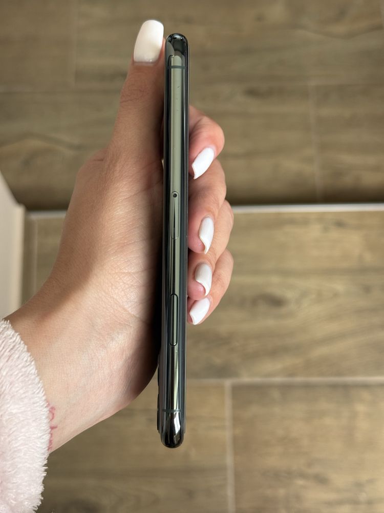 Продавам iPhone 11 Pro 256GB + AirPods 2 (в комплект)
