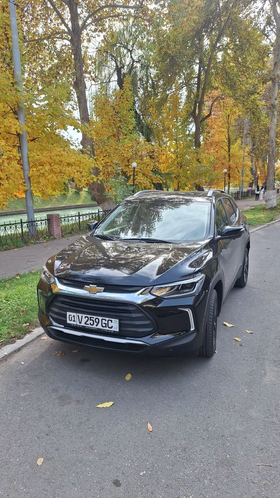 Услуги гид-водителя на русском и английском языках.